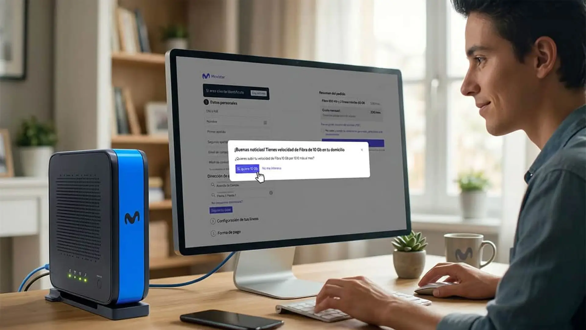 Joven frente al ordenador viendo un aviso de fibra óptica de 10Gbps Movistar.
