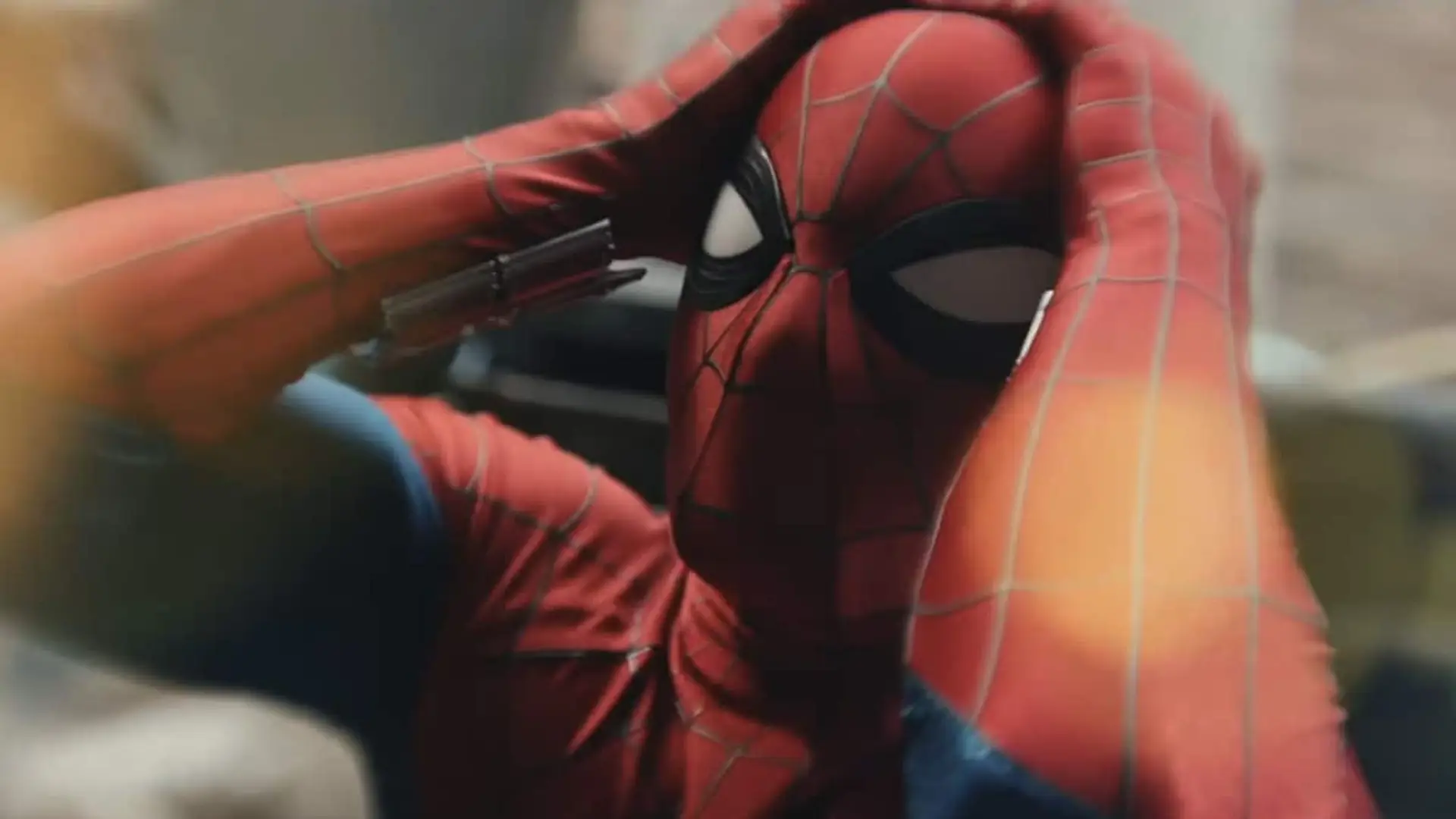 Fotograma de Spider-Man: Brand New Day con un primer plano del hombre araña