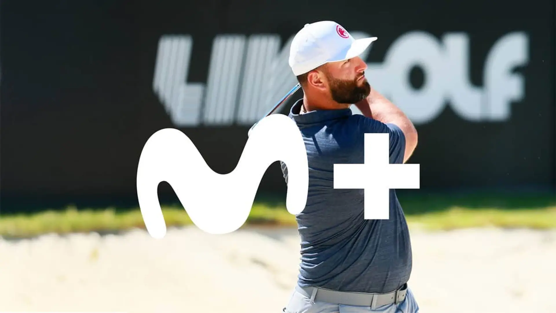 Retransmisión de LIV Golf en Movistar Plus+ con un jugador en acción y el logotipo de M+ superpuesto.