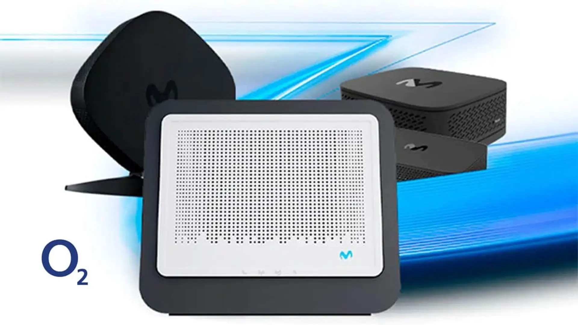 Router Smart WiFi 6 de O2 junto al amplificador de señal y el decodificador de TV.