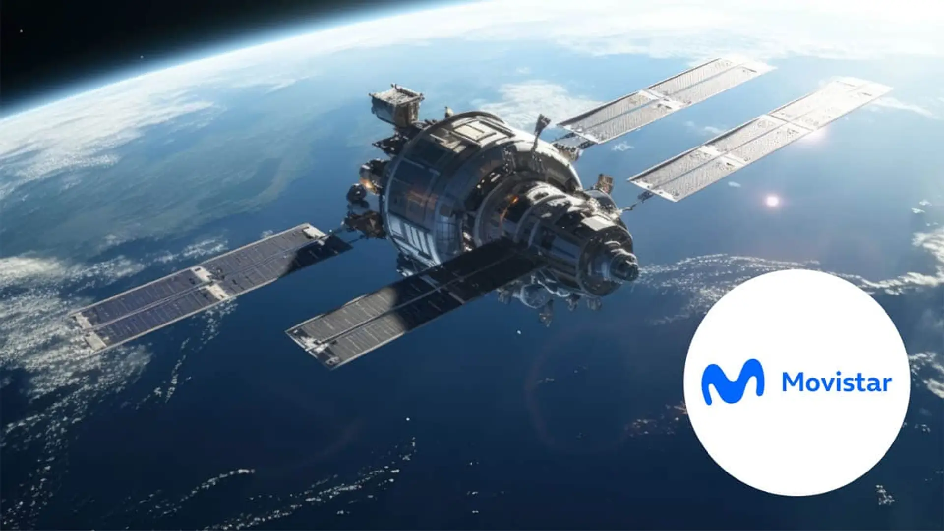 Telefónica triplica la velocidad de su Movistar Satélite Max, la competencia del Starlink de Elon Musk Satélite en órbita sobre la Tierra visto desde el espacio con el logo de Movistar