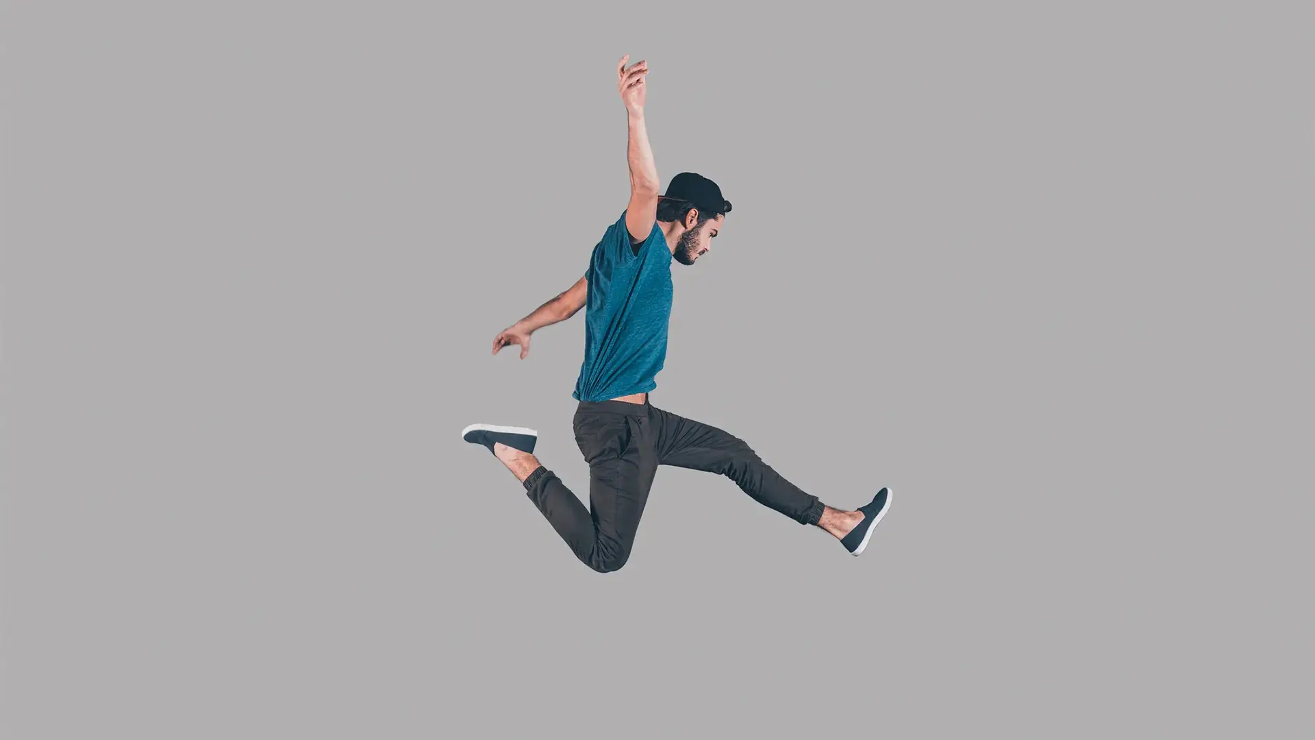 Persona saltando que representa la portabilidad de una otra compañia a Adamo Persona saltando que representa la portabilidad de una otra compañia a Adamo