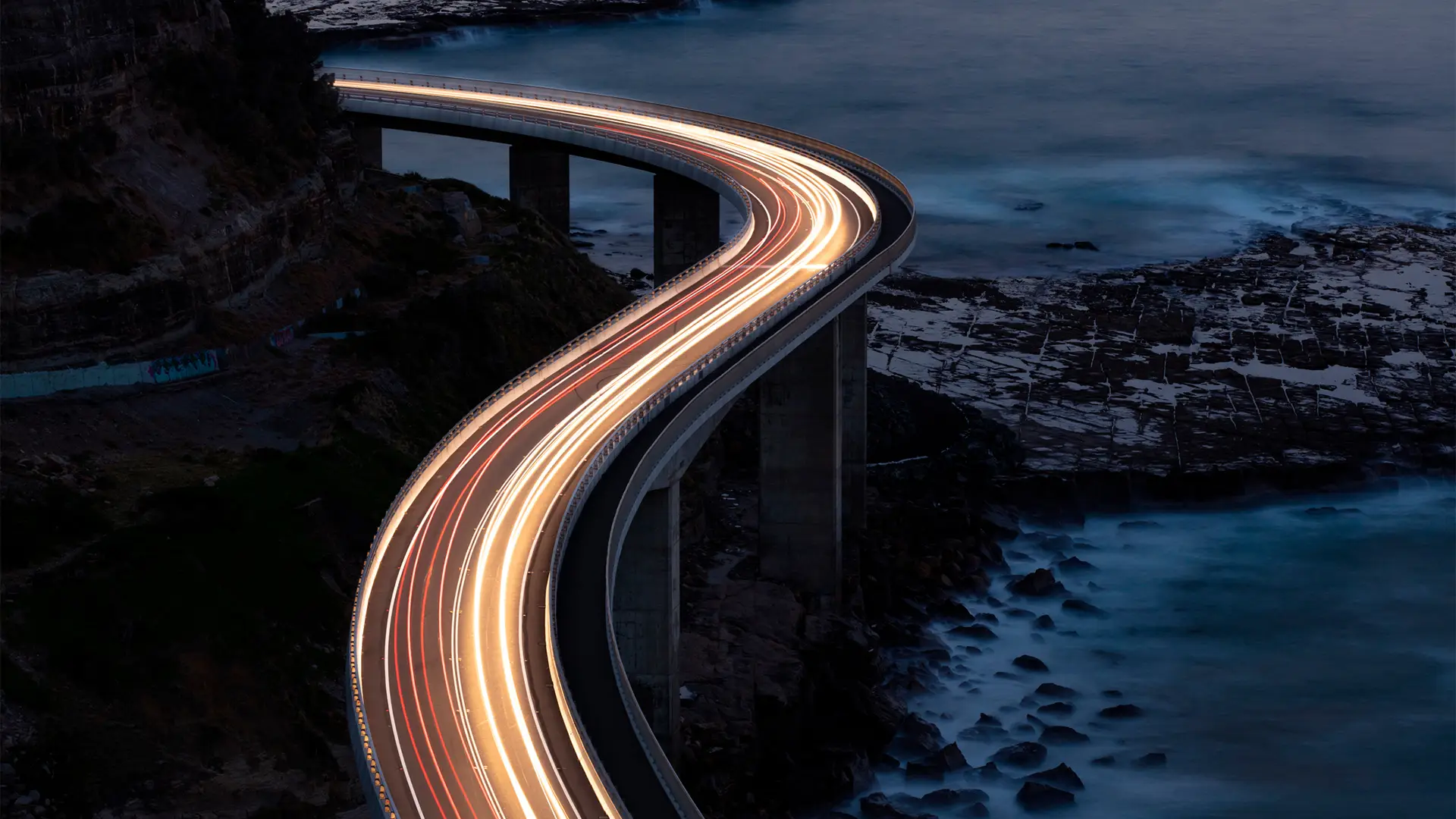 Estelas de luces simbolizan test de velocidad Estelas de luces simbolizan test de velocidad
