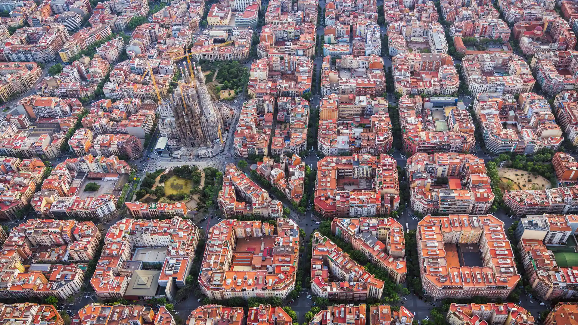 Vista aerea de la ciudad de Barcelona para reprsentar las tarifas interncaionales de interenet en esa ciudad Vista aerea de la ciudad de Barcelona para reprsentar las tarifas interncaionales de interenet en esa ciudad