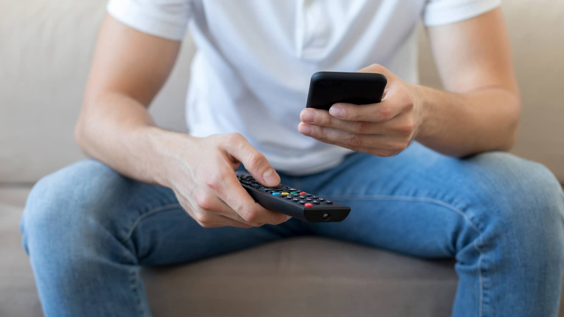 Cómo conectar tu móvil a TV: con y sin cables