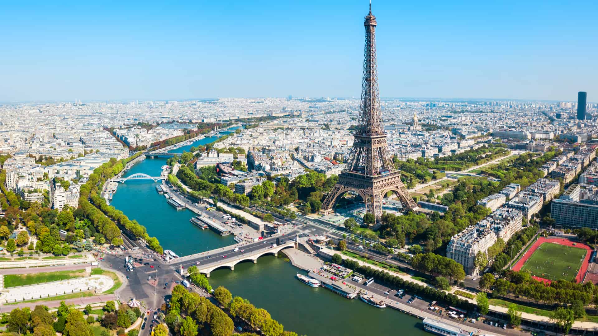 Vista aérea de la Torre Eiffel, París en Francia donde se puede disfrutar de roaming