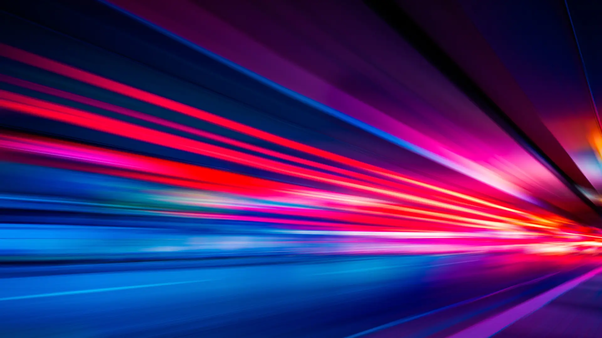 Estelas de luz representa la velocidad de internet de finetwork