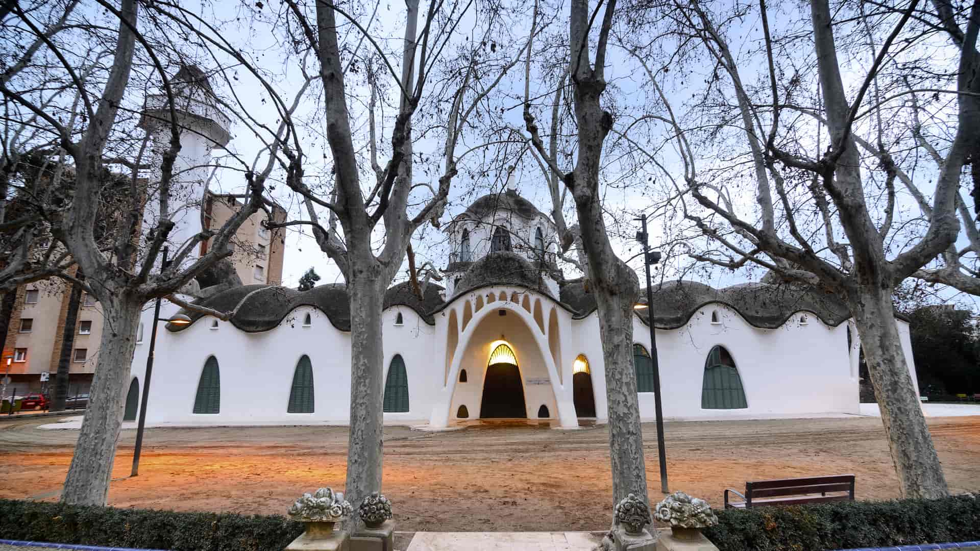 Parque natural Sant Jordi con la masia freixa en la hermosa ciudad de Terrassa donde hay disponible jazztel