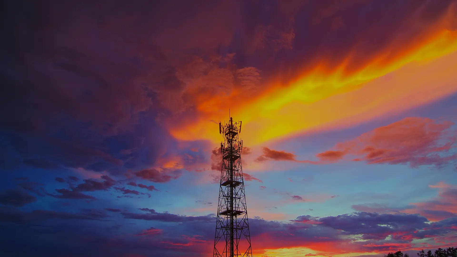 Antena telefónica representa cobertura 5g de másmovil Antena telefónica representa cobertura 5g de másmovil