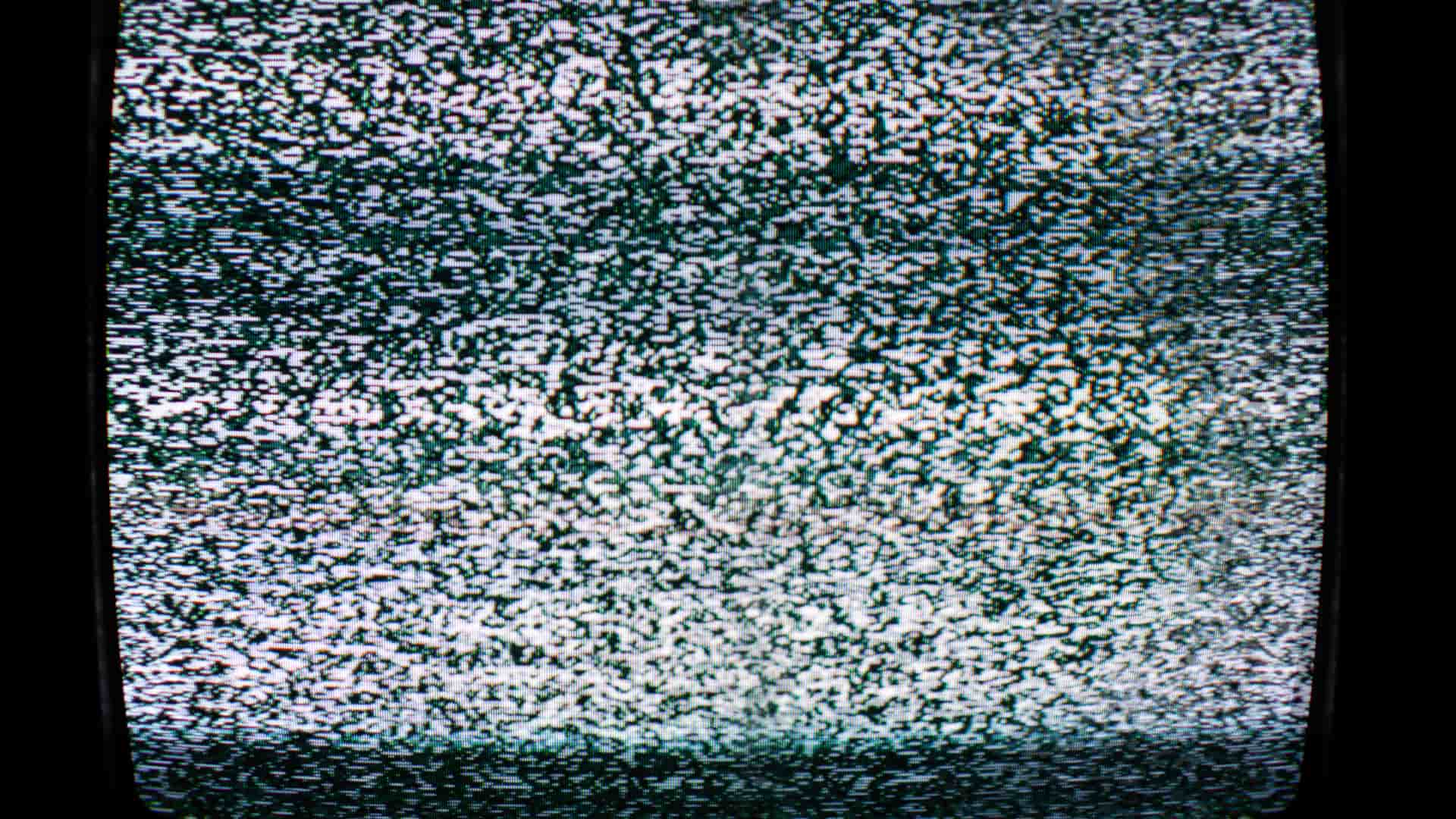 Televisor sin señal de imágen representa la desaparición de canal plus que antes se podia ver con movistar
