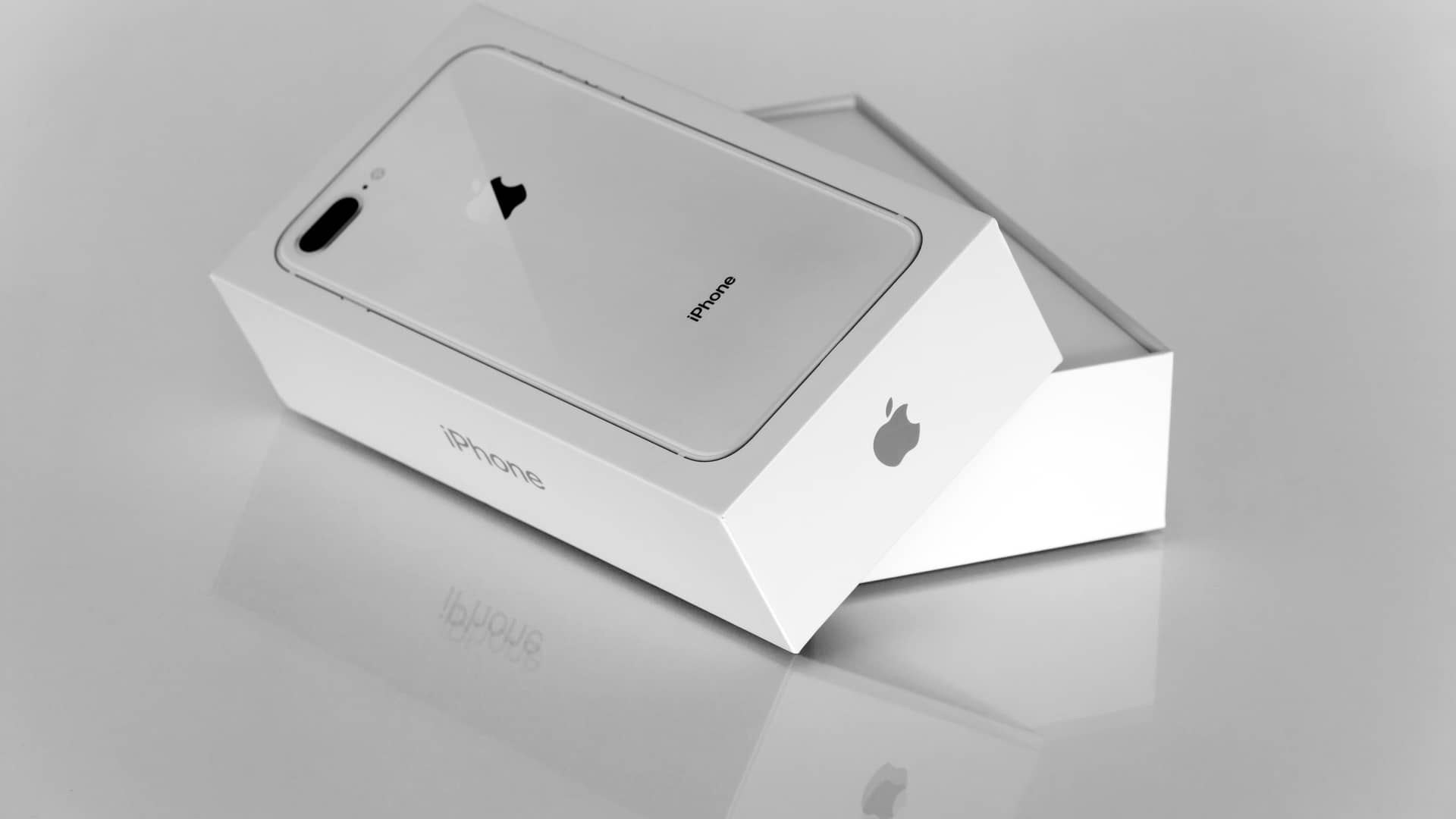 Apple iPhone 8 Plus plata en caja