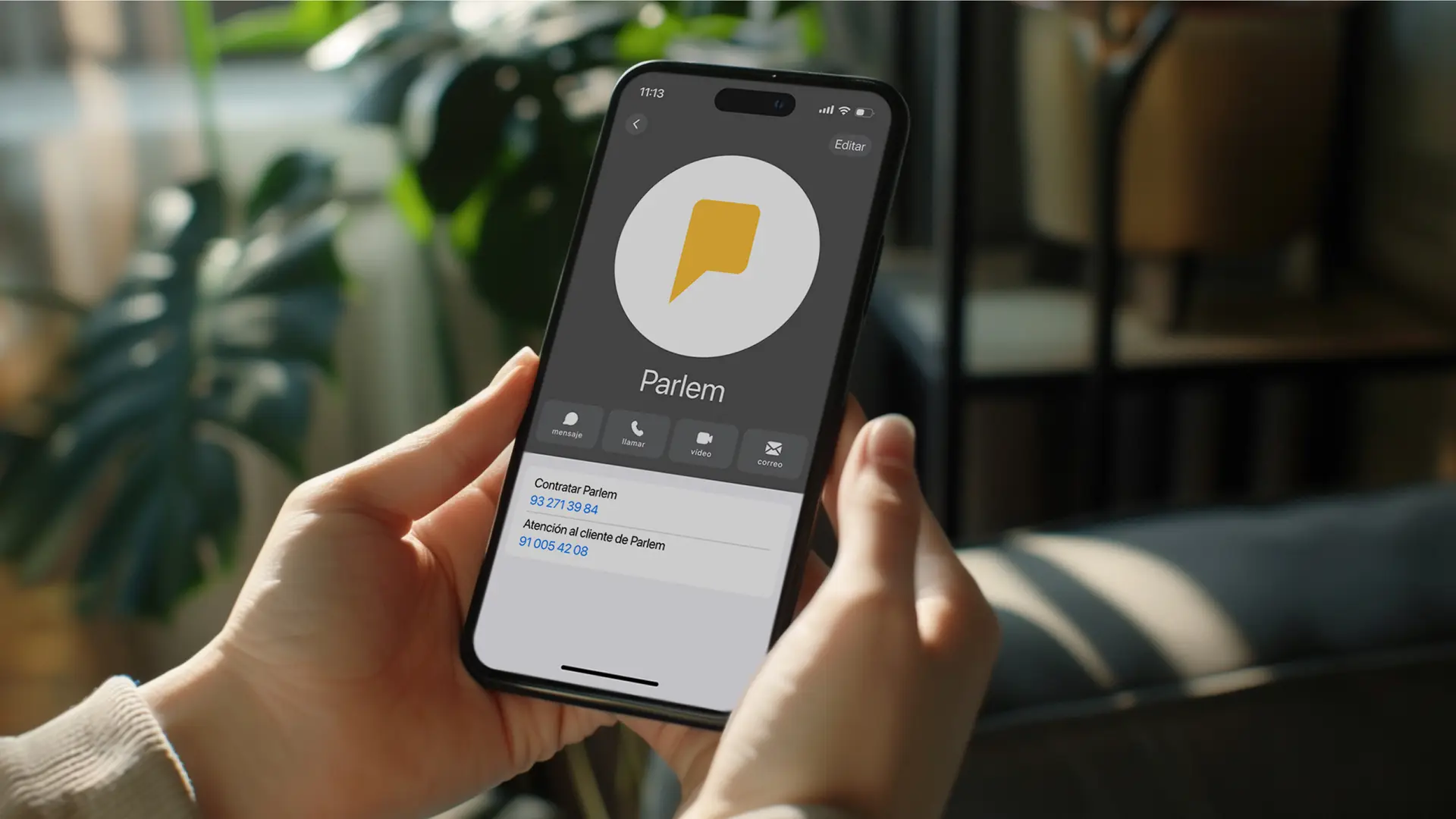Pantalla de un móvil con el contacto de Parlem para contratar 93 271 39 84 y el de atención al cliente 91 005 42 08. Pantalla de un móvil con el contacto de Parlem para contratar 93 271 39 84 y el de atención al cliente 91 005 42 08.