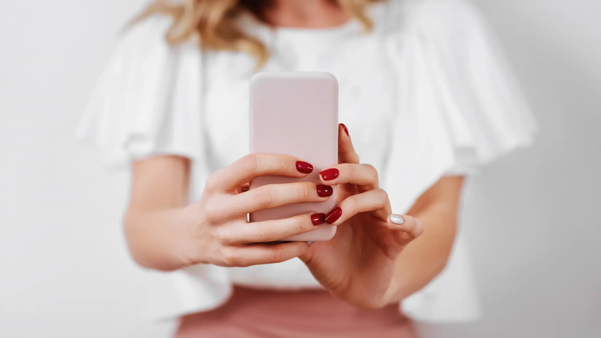 Cliente vodafone viendo la subida de precios Cliente vodafone viendo la subida de precios