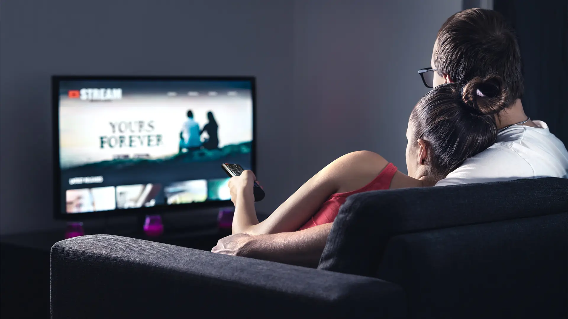 Serieslovers viendo series en televisión vodafone Serieslovers viendo series en televisión vodafone