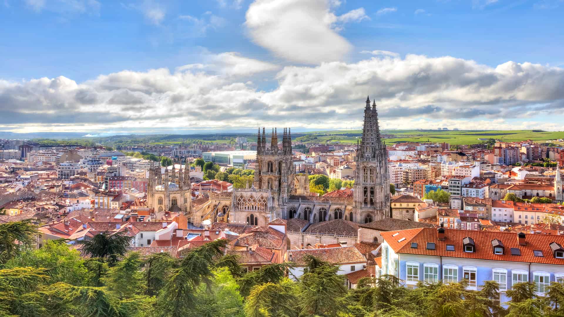 Burgos. Catedral de nuestra señora donde están disponibles los servicios telefónicos de yoigo