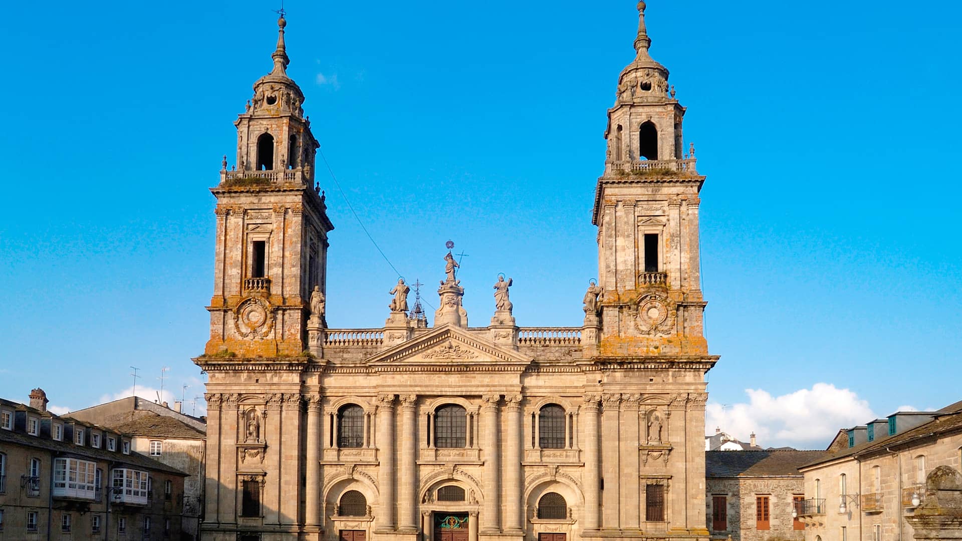 Catedral de Lugo Galicia donde están disponibles los servicios telefónicos de yoigo