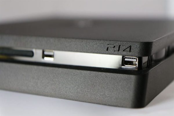 PS4 slim